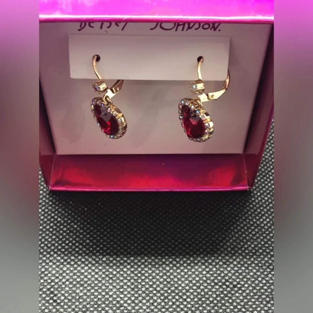 Betsey Johnson heart shaped rhinestones & ruby gemstone dangling earrings‎ new - Picture 7 of 13